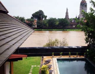 Zwembad hotel in Ayutthaya met zicht op ruïnes