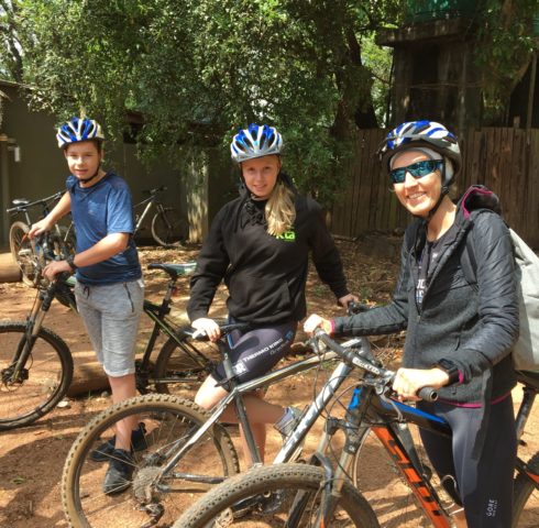 Met de mountainbikes in een wildreservaat