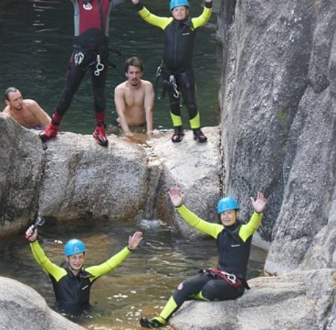 Familiefoto: op avontuur in de canyons van Penada-Geres National Park