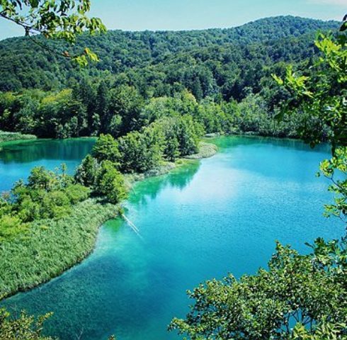 Slaap in een boomhut vlakbij het Plitvice National Park