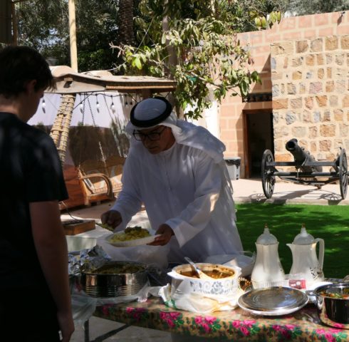 Naar de parelkwekerij en Lunch bij de Emirati