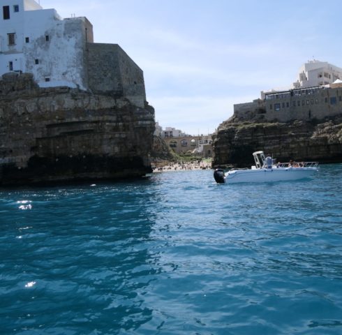 Polignano a Mare boottocht langs de kliffen