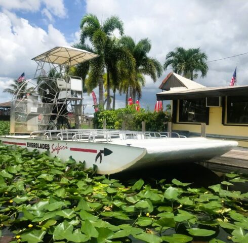 Zoeven met propellerboot in Everglades