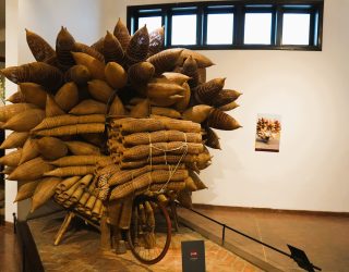 Fiets in Vietnam Etnologie Museum Hanoi