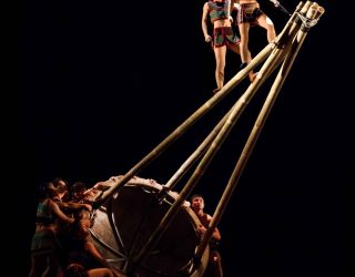 Bezoek bamboe circus met kinderen in Vietnam