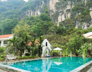 Zwembad hotel bij karstgebergte Tam Coc