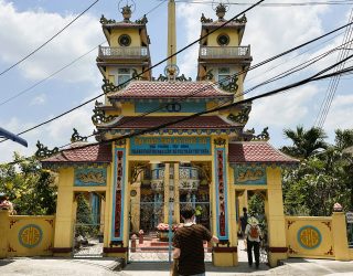 Kleurrijke tempel in Mekong Delta