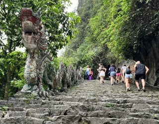 Drakentrap op drakenberg in Ninh Binh