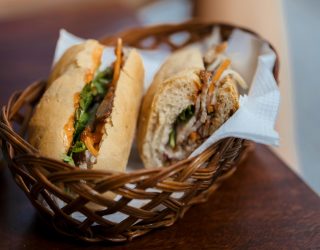 befaamde vietnamese banh mi broodjes