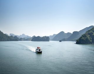 Vissersbootje Halong Bay Vietnam