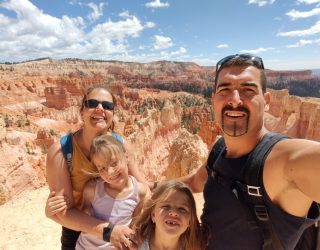 Familie met kinderen bij Bryce Canyon West-USA