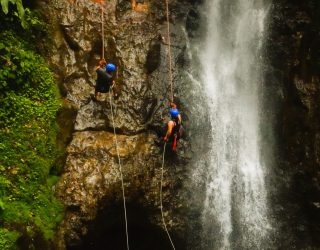 Canyoning met tieners in La Fortuna