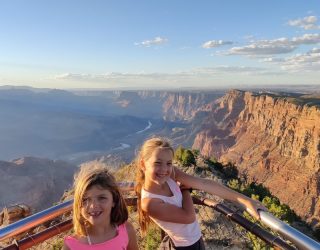 Kinderen bij Grand Canyon West-USA