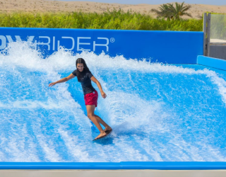 Wakeboarden in de woestijn van Abu Dhabi