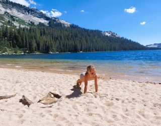 Kind aan water in Yosemite National Park