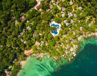 Luchtfoto hotel in Koh Tao