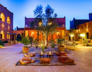 Gezellige binnentuin hotel Merzouga