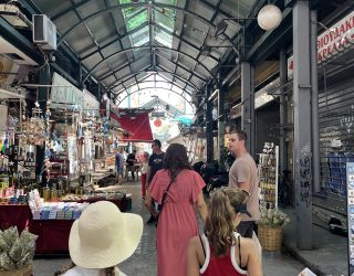 Kinderen op lokale markt Thessaloniki