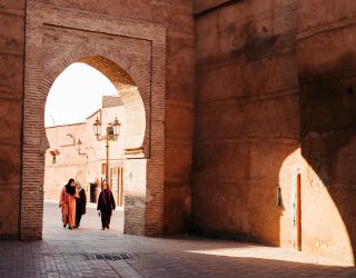 Vrouwen wandelenin Fez Marokko