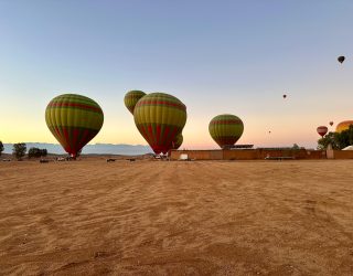 Opstijgende luchtballonnen.