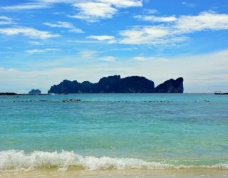 Aan strand Ao Nang