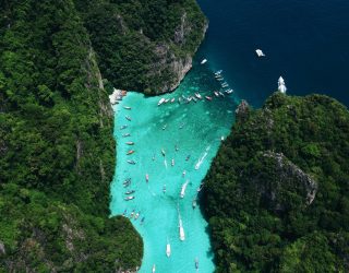 Boten rond het eiland Koh Phi Phi